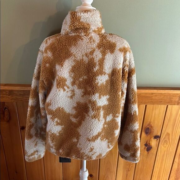 Betsey Johnson Cozy Tan and Cream Cow like print Sherpa Jacket - Picture 6 of 14
